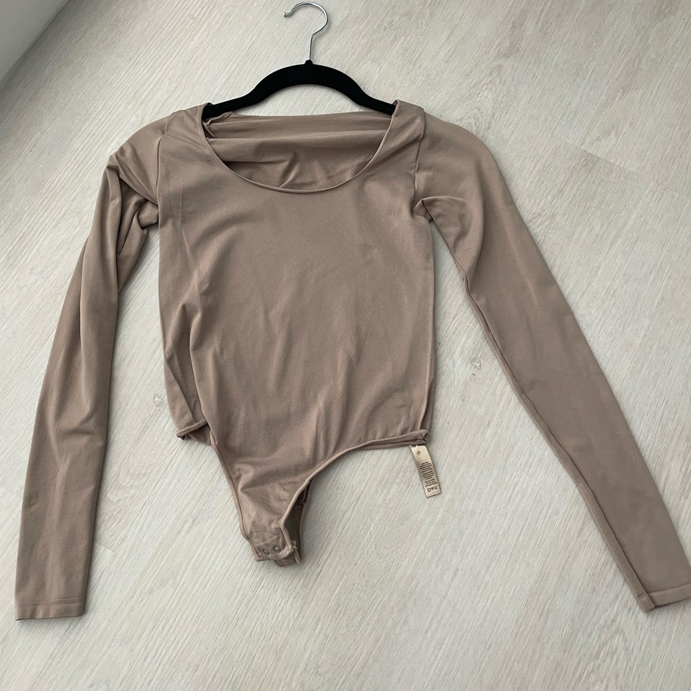 Skims long sleeve bodysuit